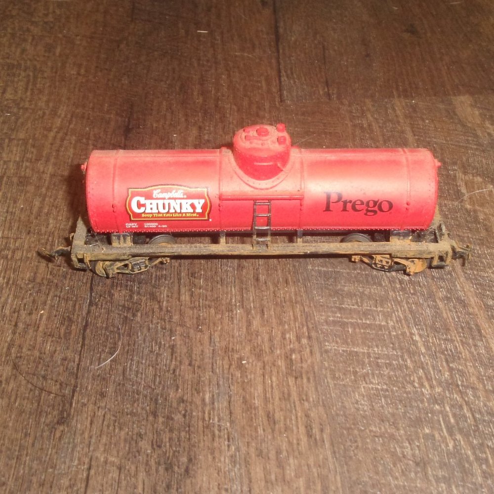 HO Life Like train car Campbells chunky Prego single dome tanker railroad